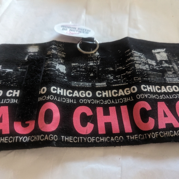 Robin Ruth- Chicago Skyline Tote and trifold  wallet. black and pink - Picture 3 of 3